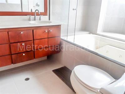 Apartamento en arriendo en El Poblado, Medellín · foto 16 de 20