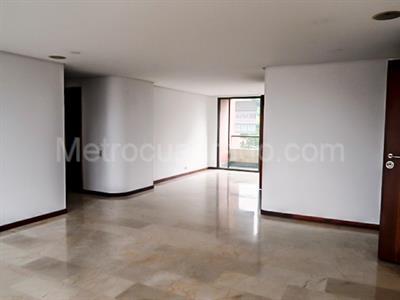Apartamento en arriendo en El Poblado, Medellín · foto 3 de 20