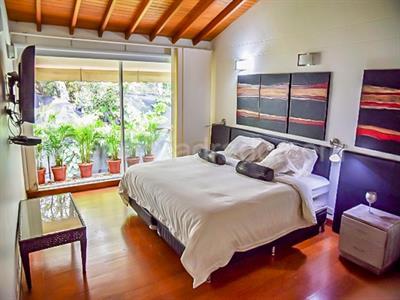 Casa de 4 alcobas en venta en Los Benedictinos, Envigado, 397 m² · foto 10 de 20