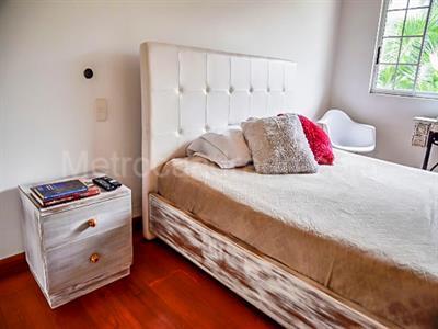 Casa de 4 alcobas en venta en Los Benedictinos, Envigado, 397 m² · foto 15 de 20