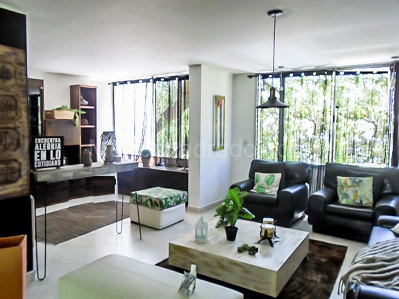 Apartamento Amplio de 3 Alcobas en El Poblado - 2