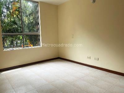 Apartamento de 3 alcobas en venta en El Poblado, Medellín, 80 m² · foto 9 de 16