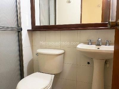 Apartamento de 3 alcobas en venta en El Poblado, Medellín, 80 m² · foto 14 de 16
