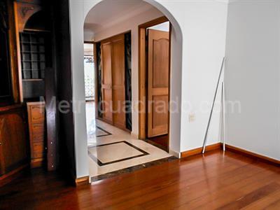 Casa de 4 alcobas en venta en El Poblado, Medellín, 354 m² · foto 10 de 20