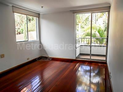 Casa de 4 alcobas en venta en El Poblado, Medellín, 354 m² · foto 11 de 20