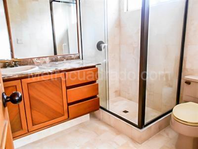 Casa de 4 alcobas en venta en El Poblado, Medellín, 354 m² · foto 19 de 20