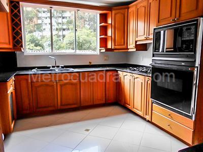 Casa de 4 alcobas en venta en El Poblado, Medellín, 354 m² · foto 8 de 20