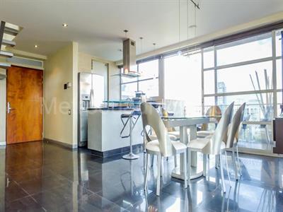 Apartamento de 2 alcobas en venta en El Poblado, Medellín, 185 m² · foto 3 de 20
