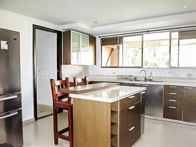 Apartamento de 4 alcobas en venta en El Poblado, Medellín, 390 m² · foto 13 de 20