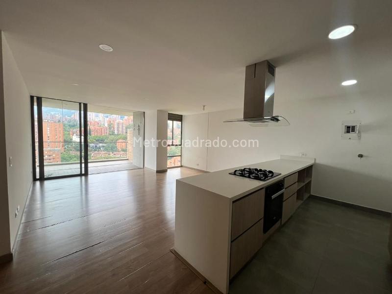 3BR Apartment with Balcony in Zúñiga - 3