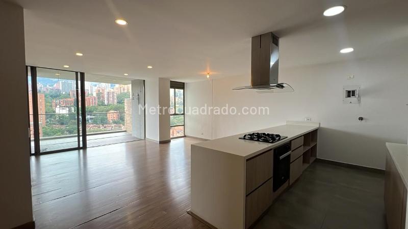 3BR Apartment with Balcony in Zúñiga - 4