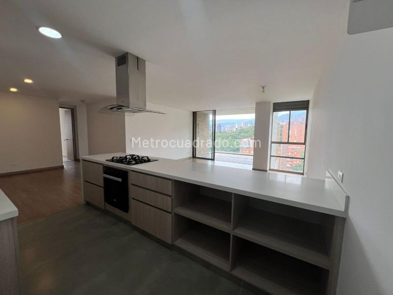 3BR Apartment with Balcony in Zúñiga - 5