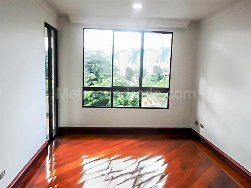 Apartamento Amplio de 4 Alcobas con Terraza en Vizcaya - 6
