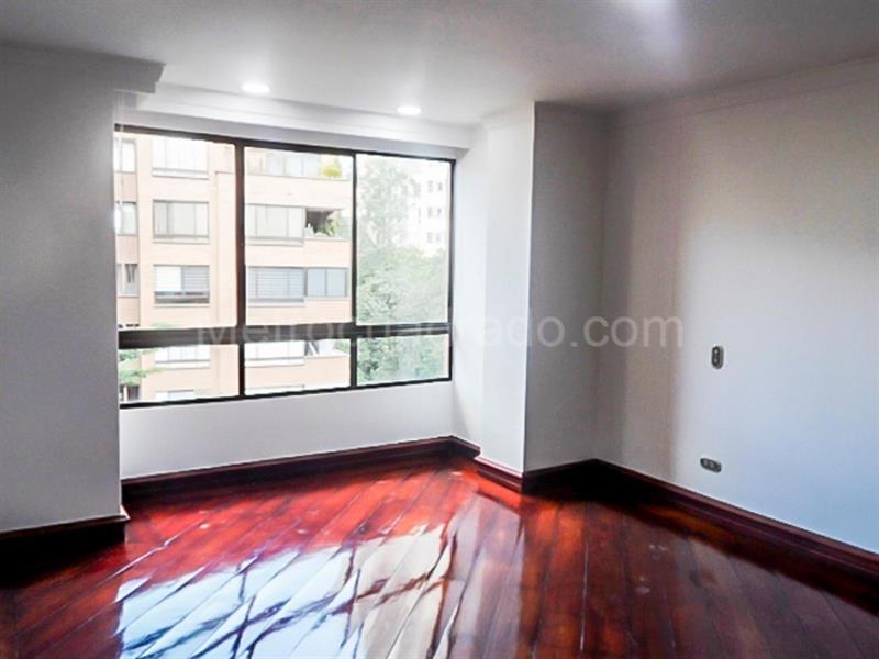 Apartamento Amplio de 4 Alcobas con Terraza en Vizcaya - 7