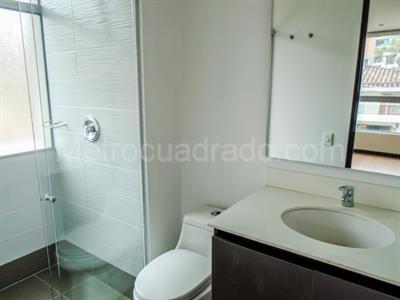 Apartamento de 2 alcobas en arriendo en Las Lomas, Medellín, 105 m² · foto 10 de 12