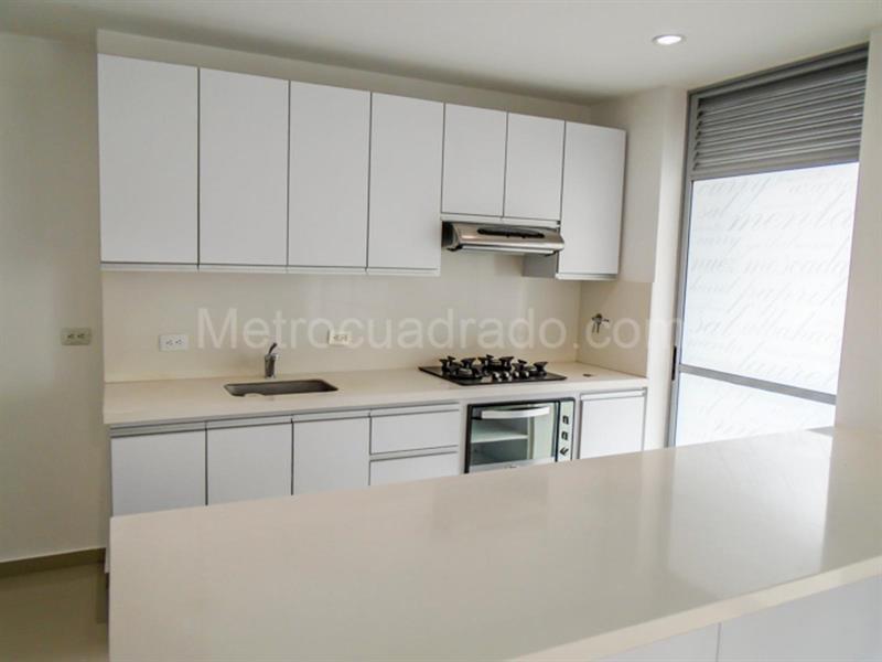 Spacious 2BR Apartment in Las Lomas, El Poblado - 3