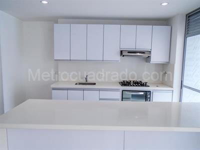 Apartamento de 2 alcobas en arriendo en Las Lomas, Medellín, 105 m² · foto 4 de 12