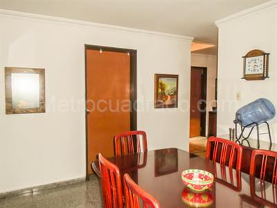 Casa de 4 alcobas en venta en El Poblado, Medellín, 422 m² · foto 11 de 19