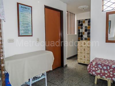 Casa de 4 alcobas en venta en El Poblado, Medellín, 422 m² · foto 18 de 19