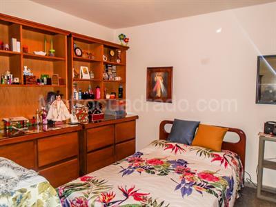 Casa de 4 alcobas en venta en El Poblado, Medellín, 422 m² · foto 5 de 19