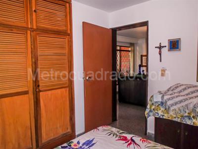 Casa de 4 alcobas en venta en El Poblado, Medellín, 422 m² · foto 6 de 19