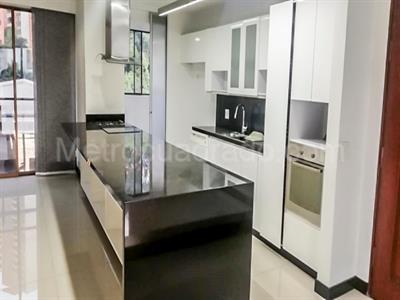 Apartamento de 4 alcobas en venta en El Poblado, Medellín, 220 m² · foto 6 de 20