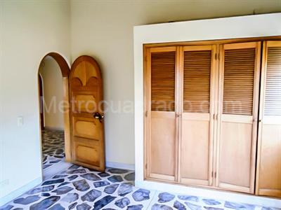 Casa de 5 alcobas en venta en El Poblado, Medellín, 415 m² · foto 10 de 20