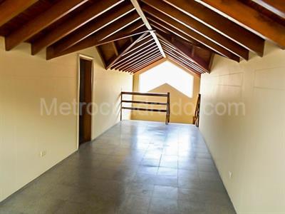 Casa de 5 alcobas en venta en El Poblado, Medellín, 415 m² · foto 7 de 20