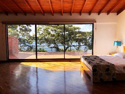Casa de 3 alcobas en venta en El Poblado, Medellín, 335 m² · foto 8 de 19