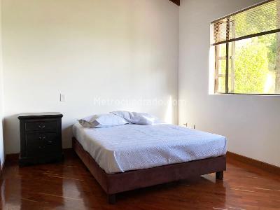 Casa de 3 alcobas en venta en El Poblado, Medellín, 335 m² · foto 10 de 19