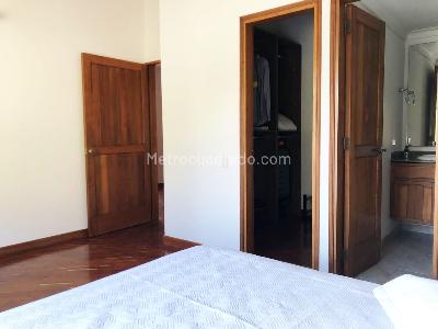 Casa de 3 alcobas en venta en El Poblado, Medellín, 335 m² · foto 11 de 19