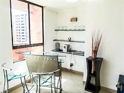 Apartamento de 3 alcobas en venta en El Poblado, Medellín, 173 m² · foto 3 de 18