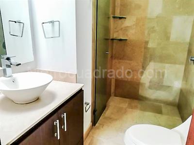 Casa en arriendo en El Poblado, Medellín · foto 12 de 19