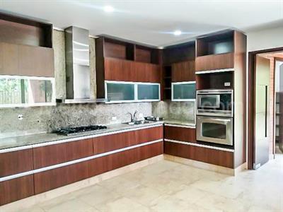 Casa en arriendo en El Poblado, Medellín · foto 3 de 19