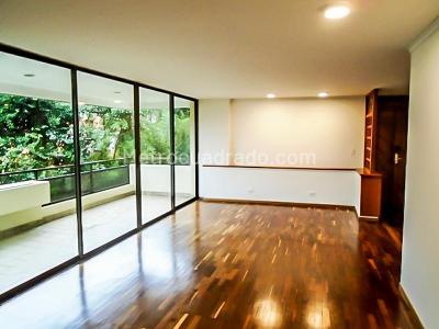 Apartamento de 3 alcobas en venta en El Poblado, Medellín, 168 m² · foto 2 de 18