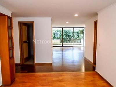 Apartamento de 3 alcobas en venta en El Poblado, Medellín, 168 m² · foto 4 de 18