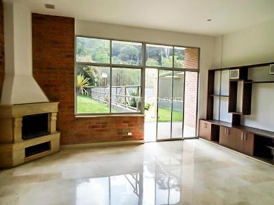 Casas en Arriendo en Altos Del Poblado, Medellín - Vivienda Nueva y Usada