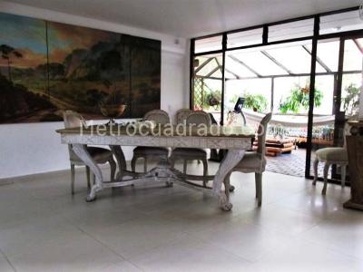 Apartamento de 4 alcobas en venta en El Poblado, Medellín, 230 m² · foto 2 de 20
