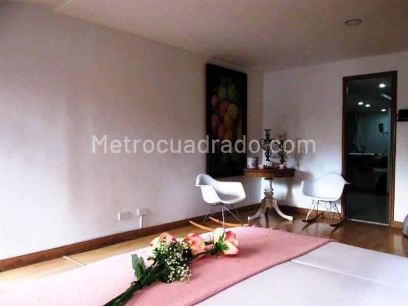 Apartamento Amplio de 4 Alcobas con Terraza en Patio Bonito - 9