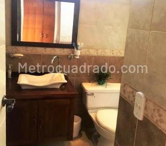 Casa de 4 alcobas en venta en El Escobero, Envigado, 407 m² · foto 11 de 16