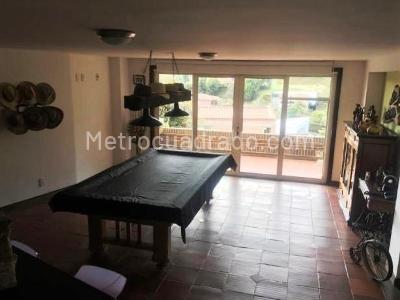 Casa de 4 alcobas en venta en El Escobero, Envigado, 407 m² · foto 13 de 16