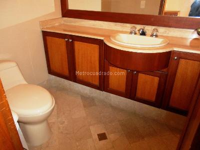 Casa en arriendo en El Poblado, Medellín · foto 14 de 16
