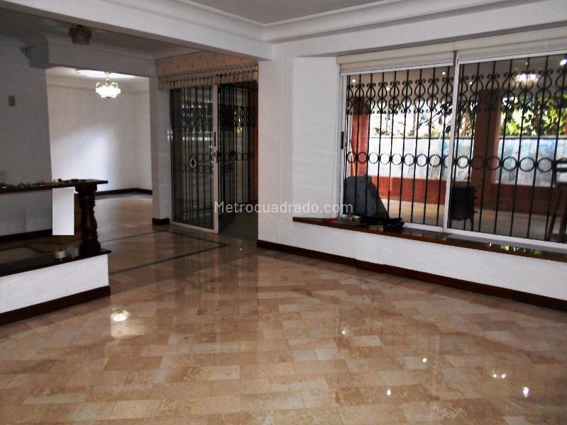 Spacious 4BR House in El Poblado
