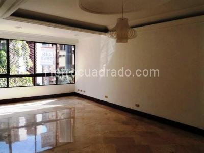 Apartamento en arriendo en El Poblado, Medellín · foto 2 de 19
