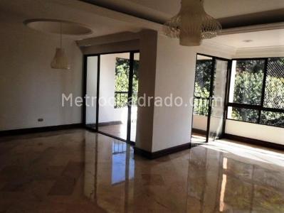 Apartamento en arriendo en El Poblado, Medellín · foto 3 de 19