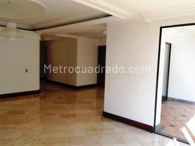 Apartamento en arriendo en El Poblado, Medellín · foto 4 de 19
