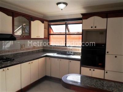 Apartamento en arriendo en El Poblado, Medellín · foto 6 de 19