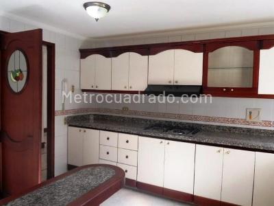 Apartamento en arriendo en El Poblado, Medellín · foto 7 de 19