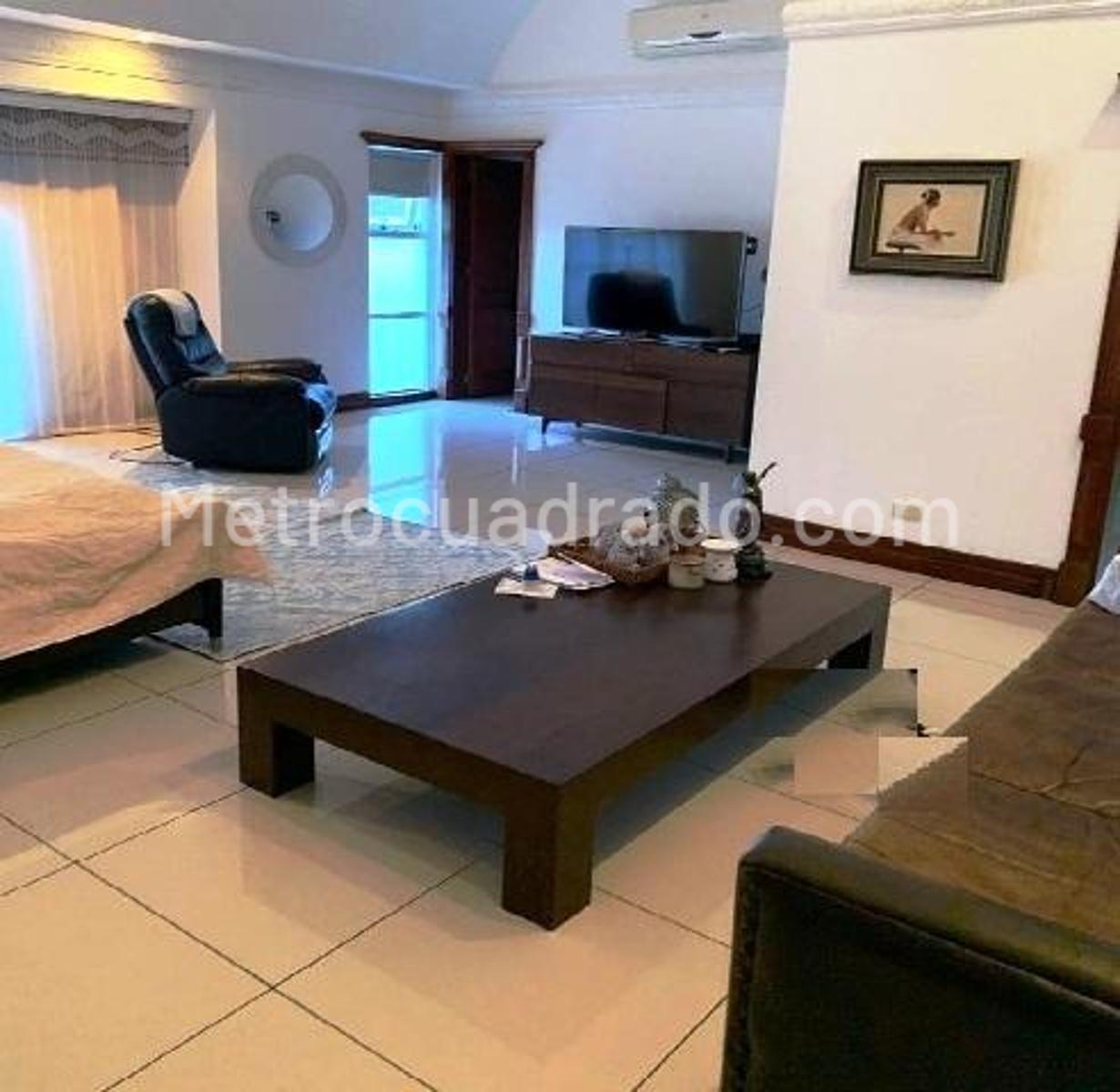 Casa de 5 habitaciones en venta en El Poblado, Medellín — imagen 1 de 20