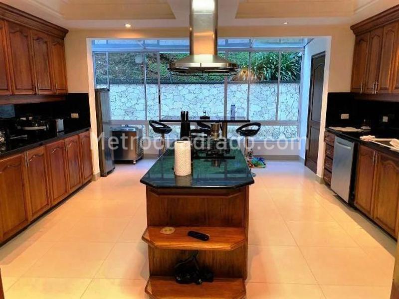 Casa en Venta, EL POBLADO, Medellín – další